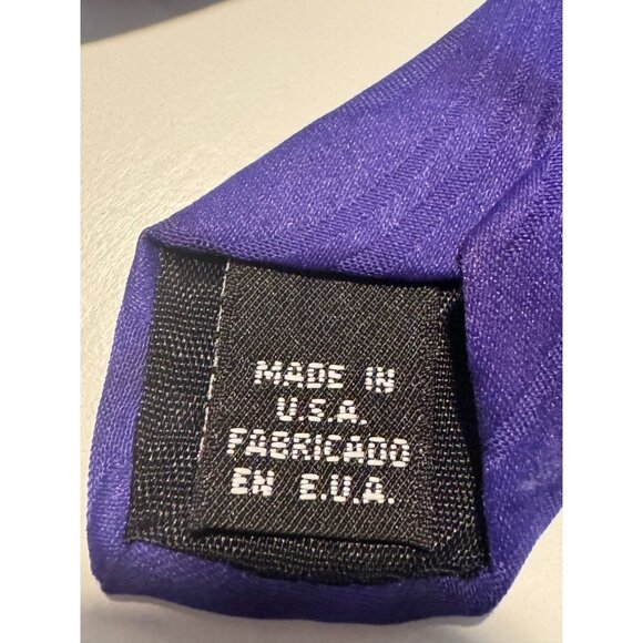 RARE Vintage Hallmark Halloween Tie – Dracula Fishing for Dead Fish – Made in US - Picture 3 of 10